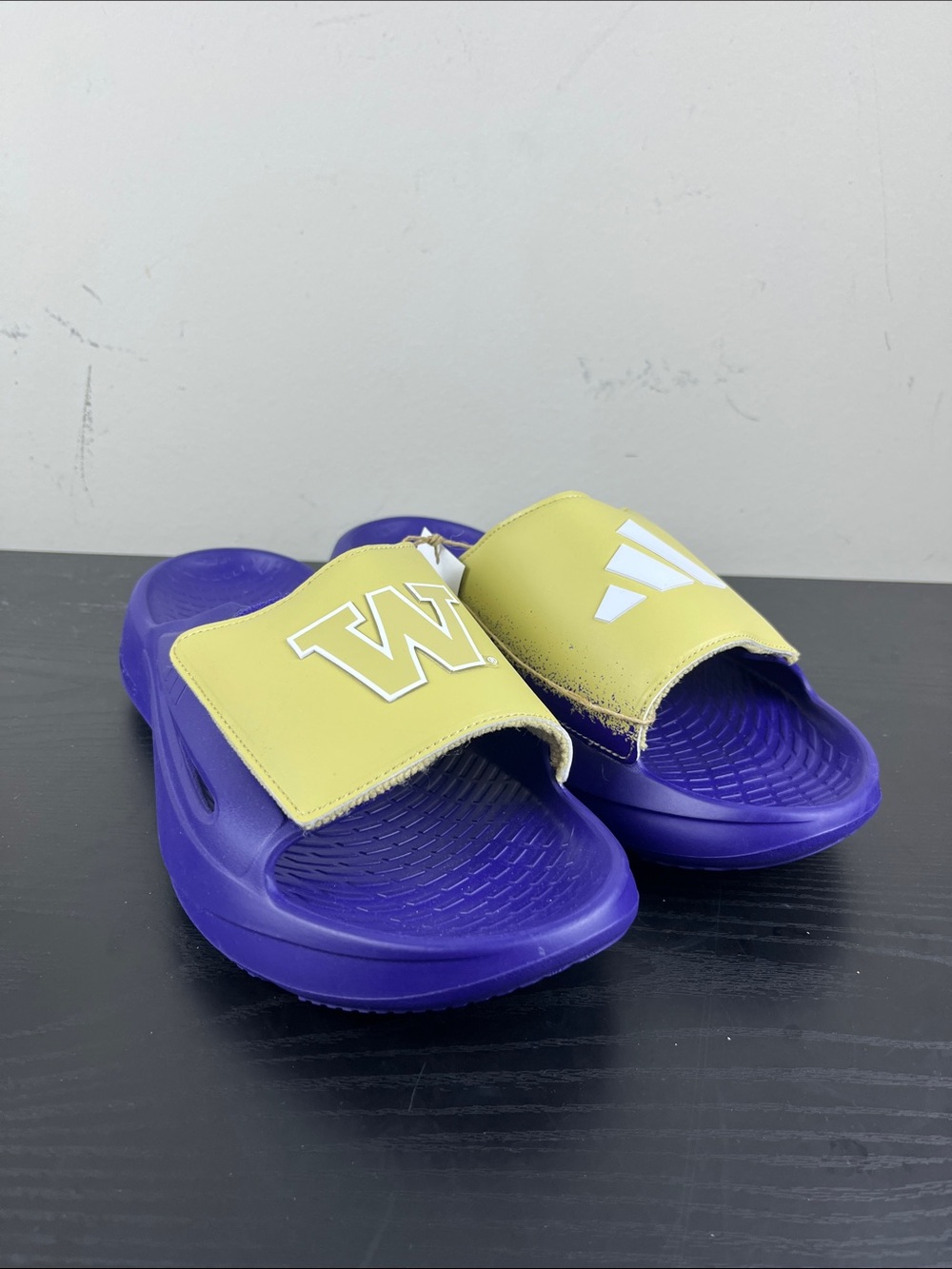 adidas University of Washington Huskies Men's Size 8 Adjustable Slides NWT